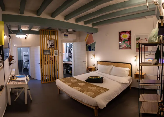 La Pomposa Del Teatro Pensionat Modena