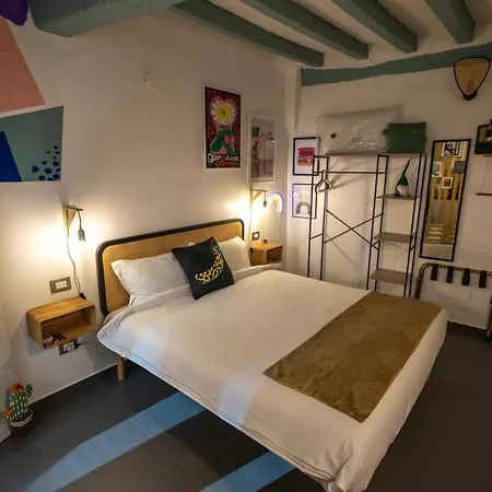 La Pomposa Del Teatro Vendégház Modena