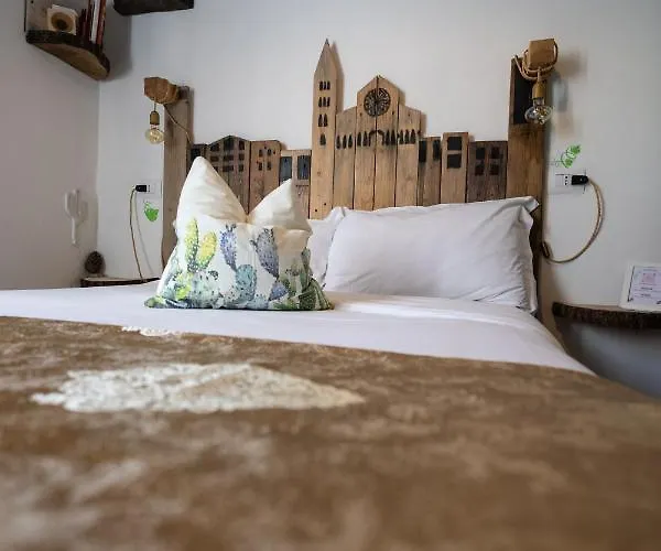 La Pomposa Del Teatro Guest house 3*