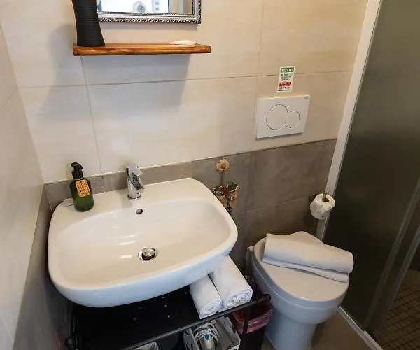 La Pomposa Del Teatro Πανσιόν